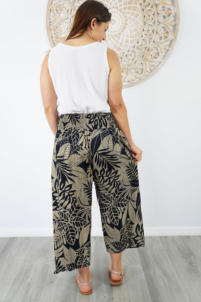 3/4 Bazzar Pant "Betelnut"