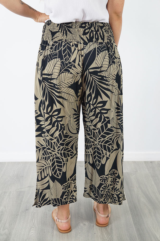 3/4 Bazzar Pant "Betelnut"