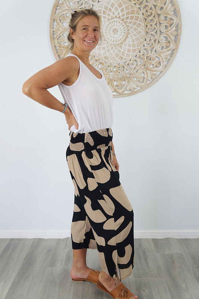 3/4 Bazzar Pant "Abstract Geometric"