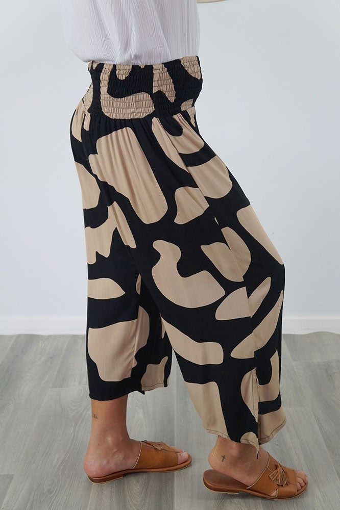3/4 Bazzar Pant "Abstract Geometric"