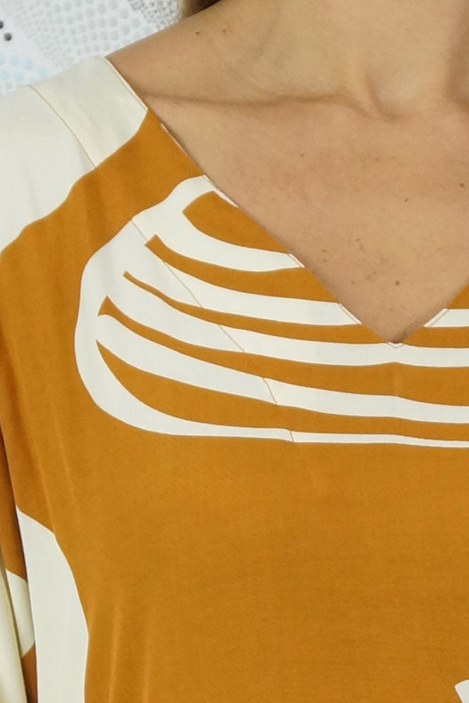 3/4 Sleeve Tunic "Footprint"